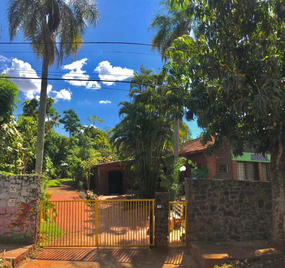 Garden Stone hostel Puerto Iguazú Buitenkant foto