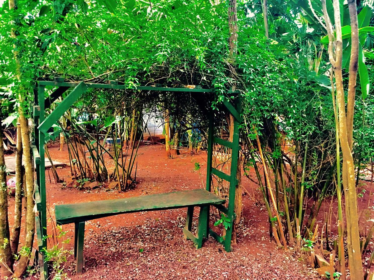 Garden Stone hostel Puerto Iguazú Buitenkant foto