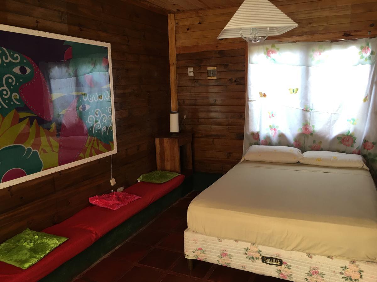 Garden Stone hostel Puerto Iguazú Buitenkant foto